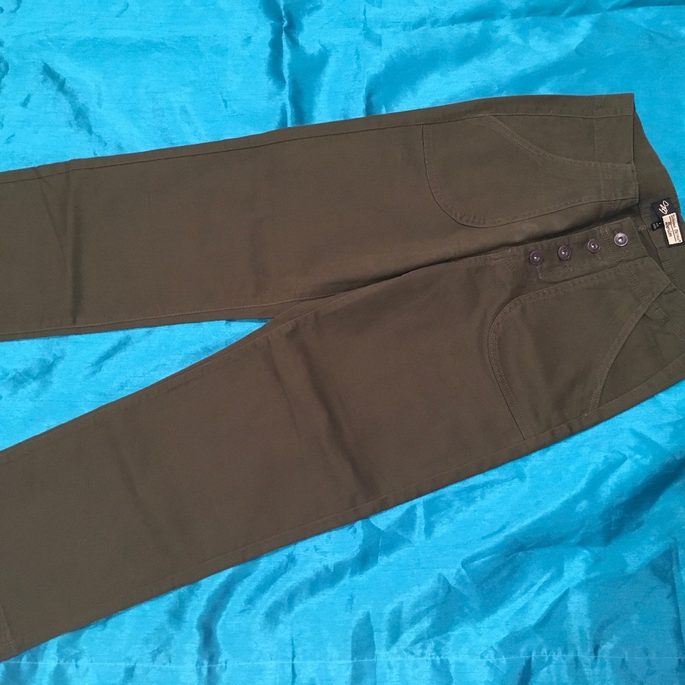 Button fly cropped pants
